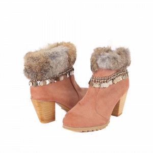 Botine Emilie Brown - Botine din piele ecologică întoarsă, interior uşor îmblănit şi închidere cu fermoar - Deppo.ro