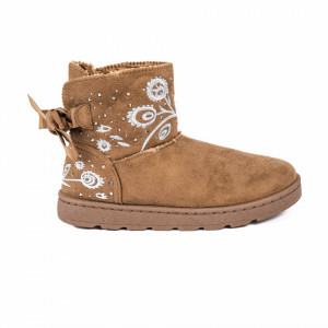 Cizme Fioris Bej - Cizme tip UGG din piele ecologică întoarsă cu interior îmblănit, model cu decor floral şi ştrasuri - Deppo.ro