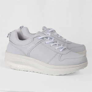 Pantofi Sport Cod 683 - Pantofi sport din piele ecologică
Închidere prin șiret
Foarte comfortabili - Deppo.ro