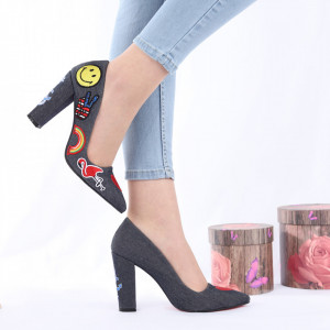 Pantofi cu toc cod 3409 Negri - Pantofi cu toc gros cu un model deosebit și vârf ascuțit , foarte confortabili potriviți pentru birou sau evenimente speciale. - Deppo.ro