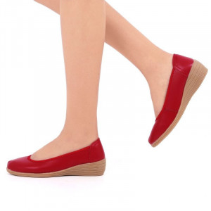 Pantofi din piele naturală cod 2111 Roşi - Pantofi roşii pentru dame din piele naturală cu talpă flexibilă - Deppo.ro