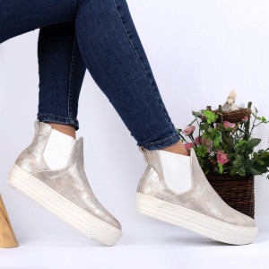 Pantofi Sport Cod Alexandria 693 - Pantofi sport din piele ecologică cu platformă
Foarte comfortabili - Deppo.ro