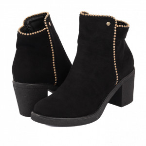 Botine Edith Negre - Botine negre din piele ecologica intoarsă, cu talpă și toc din cauciuc de 7cm, decorate cu un șir de perle metalice - Deppo.ro