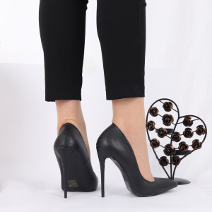 Pantofi cu toc cod 81246A001 Negri - Pantofi cu toc din piele ecologică cu un design unic., fii în pas cu moda şi străluceşte la următoarea petrecere. - Deppo.ro
