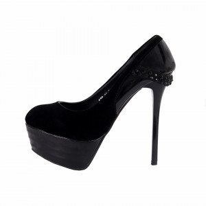 Pantofi cu toc cod 62811 Negri - Pantofi cu toc și platformă foarte înalte pentru dame care vă pot completa o ținută fresh în acest sezon. Incalțî-te cu această pereche de pantofi la modă și asorteaz-o cu pantalonii sau fusta preferată pentru a creea o ținută deosebită. - Deppo.ro