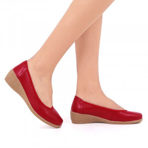 Pantofi din piele naturală cod 2111 Roşi - Pantofi roşii pentru dame din piele naturală cu talpă flexibilă - Deppo.ro