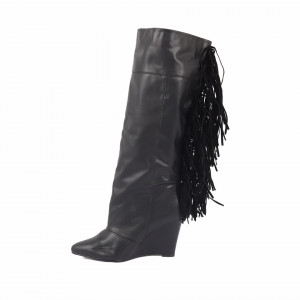 Cizme Cloe Black - Cizme pentru dame din piele ecologică lăcuită cu un design abstract, decorate cu franjuri pe lungimea gambei - Deppo.ro