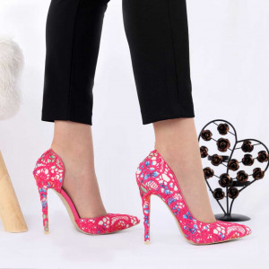 Pantofi cu toc cod HR121H Fuchsia - Pantofi cu toc ascuțit din piele ecologică întoarsă cu un design dantelat
Fi in pas cu moda si străluceste la urmatoarea petrecere. - Deppo.ro