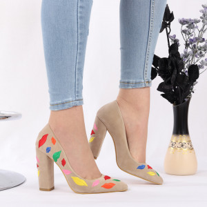 Pantofi Cu Toc Raquel Beige - Pantofi cu toc din piele ecologică cu un design unic, fii în pas cu moda şi străluceşte la următoarea petrecere. - Deppo.ro