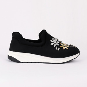 Pantofi Sport Laura Cod 446 - Pantofi sport din piele ecologică întoarsă
Model înflorat din ștrasuri
Foarte comfortabili - Deppo.ro