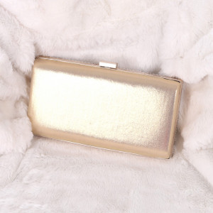 Poșetă Adison - Cumpără îmbrăcăminte, încălțăminte și accesorii de calitate cu un stil aparte mereu în ton cu moda, prețuri accesibile și reduceri reale, transport în toată țara cu plată la ramburs - Deppo.ro