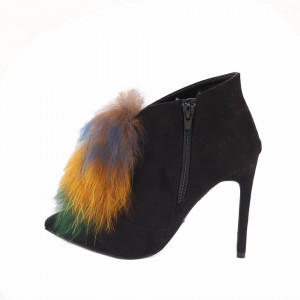 Botine Luana Black - Botine din piele ecologică întoarsă, interior uşor îmblănit şi închidere cu fermoar, toc de 11 cm - Deppo.ro