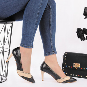 Pantofi Cu Toc Cod C4480 Negri - Pantofi cu toc din piele ecologică lăcuită
Fii în pas cu moda şi străluceşte la următoarea petrecere. - Deppo.ro