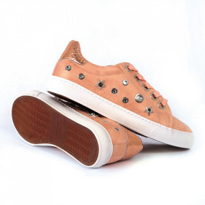 Pantofi Sport Raquel Cod 463 - Pantofi sport din piele ecologică întoarsă
Model cu steluțe
Șireturi tip panglică
Foarte comfortabili - Deppo.ro