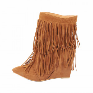 Botine cod GLT1 Camel - Botine din piele ecologică întoarsă, decorate cu franjuri pe întreg diametrul botinei, cu fermoar şi interior căptuşit - Deppo.ro