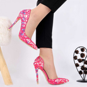 Pantofi cu toc cod HR121H Fuchsia - Pantofi cu toc ascuțit din piele ecologică întoarsă cu un design dantelat
Fi in pas cu moda si străluceste la urmatoarea petrecere. - Deppo.ro