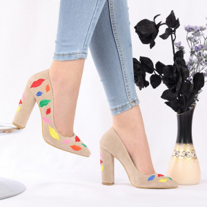 Pantofi Cu Toc Raquel Beige - Pantofi cu toc din piele ecologică cu un design unic, fii în pas cu moda şi străluceşte la următoarea petrecere. - Deppo.ro
