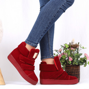 Pantofi Sport Cod 692 - Pantofi sport din piele ecologică întoarsă
Închidere prin scai
Foarte comfortabili - Deppo.ro