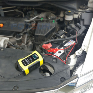 Redresor FOXSUR ORIGINAL smart pentru baterii auto/moto, 12V 5A, cu afisaj electronic si functie Repair