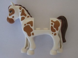 93083c01pb10-1 Friends paard Bruine vlekken, roodbruinre manen en staart wit NIEUW *5K000