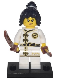 coltlnm-2 The Ninjago Movie- Spinjitzu Training Nya met dolk voetstuk NIEUW *0M0000