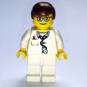 doc021G Dokter - Stethoscope - witte benen, roodbruin haar, bril gebruikt *0M0000
