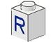 3005-R-1G Steen 1x1 met letter R wit gebruikt *5V01-08