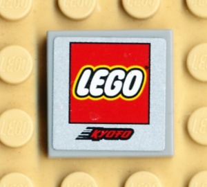 3068bpb0301-86G Tegel 2x2 Lego Logo (Sticker) grijs, licht (blauwachtig) gebruikt *5T05-19