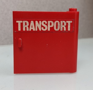 3194pb04-5G Deur 1x5x4 rechts met witte letters TRANSPORT (Sticker) rood gebruikt *5S008