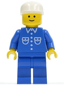 but016G Man, blauw overhemd met zakken en knopen, witte cap met lange klep, blauwe benen gebruikt *0M0000