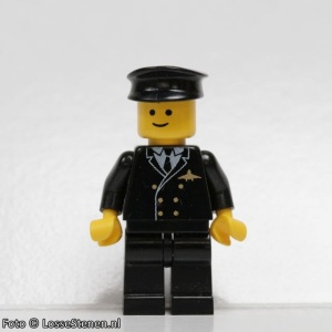 air002G Airport - Piloot, zwarte pet,, standaard hoofd, zwart pak met vliegtuiglogo, zwarte broek gebruikt *0M0000