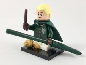 colhp-4 HP Draco Malfoy met bezemsteel NIEUW *0M0000