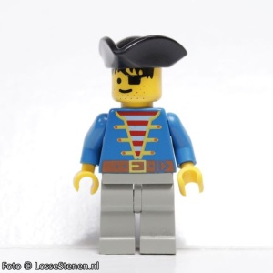 pi005G Piraat blauw shirt, zwarte piratenhoed gebruikt *0M0000