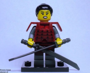 col13-12 Samurai met twee zwaarden en standaard NIEUW *0M0000