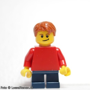 pln160 MINIPROMO Jongen rode trui scheve mond donkeroranje haar korte dblw benen NIEUW *0M0000