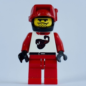 twn009G Race coureur met schorpioen op torso en zwarte helm gebruikt *0M0000