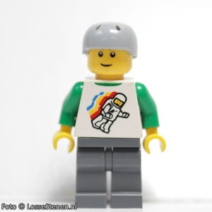 twn113 Jongen met ruimtemotief op shirt, kort zwart haar gebruikt *0M0000
