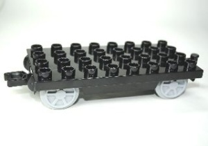 31300c03-11 DUPLO Wagonbasis 4x8 met gele wielen en haak zwart NIEUW *