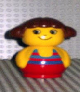 baby012-G Primo figuur meisje met rode broek en badpak (PAKKETPOST) gebruikt *