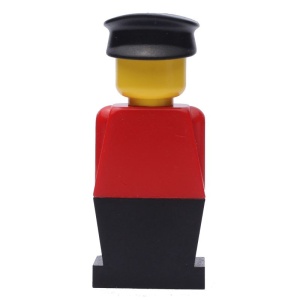 old004G Legoland Oude type minifig - Rood lijf, Zwart benen, zwarte platte pet gebruikt *0M0000