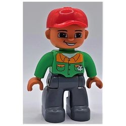 47394pb101G Duplo Lego Ville, man met rode pet en groen shirt gebruikt *
