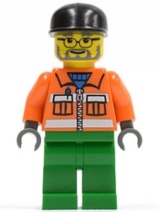 cty0049G Zwarte cap, bril en baard, oranje jas en groene broek gebruikt *0M0000