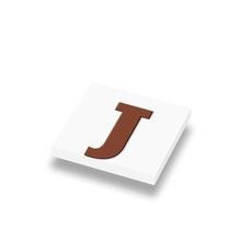 CUSE8011 Tegel 1x1 met chocoladeletter J *0A000