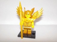 col15-6 Vliegende strijder (goud) met speer en voetsuk NIEUW *0M0000