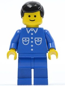 but019G Man, blauw overhemd met zakken en knopen, zwart haar, blauwe benen gebruikt *0M0000