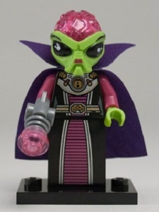 col08-16 Alien met raygun, trans-donkerrroze plaat en standaard NIEUW *0M0000