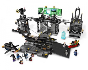 Set 7783 The Batcave: The Penguin and Mr. Freeze's Invasion NIEUW