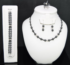 Set bijuterii cu cristale si perle SWAROVSKI ELEMENTS - light grey