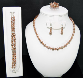 Set bijuterii cu cristale si perle SWAROVSKI ELEMENTS - light grey