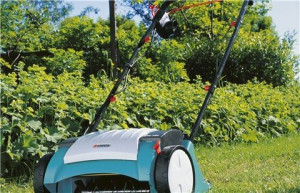 Aerator - električni prozračivač travnjaka EVC 100 GARDENA